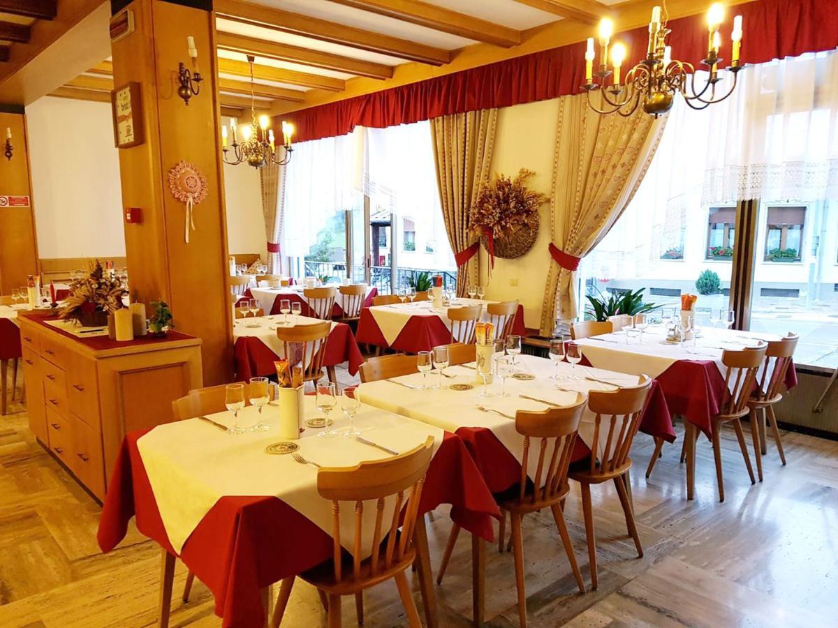 Albergo Posta Colle Santa Lucia Kültér fotó